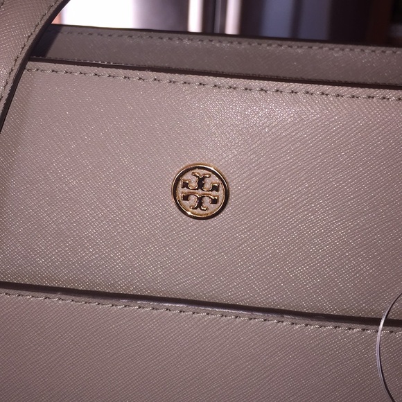 Tory Burch Robinson Tote - Picture 2 of 8